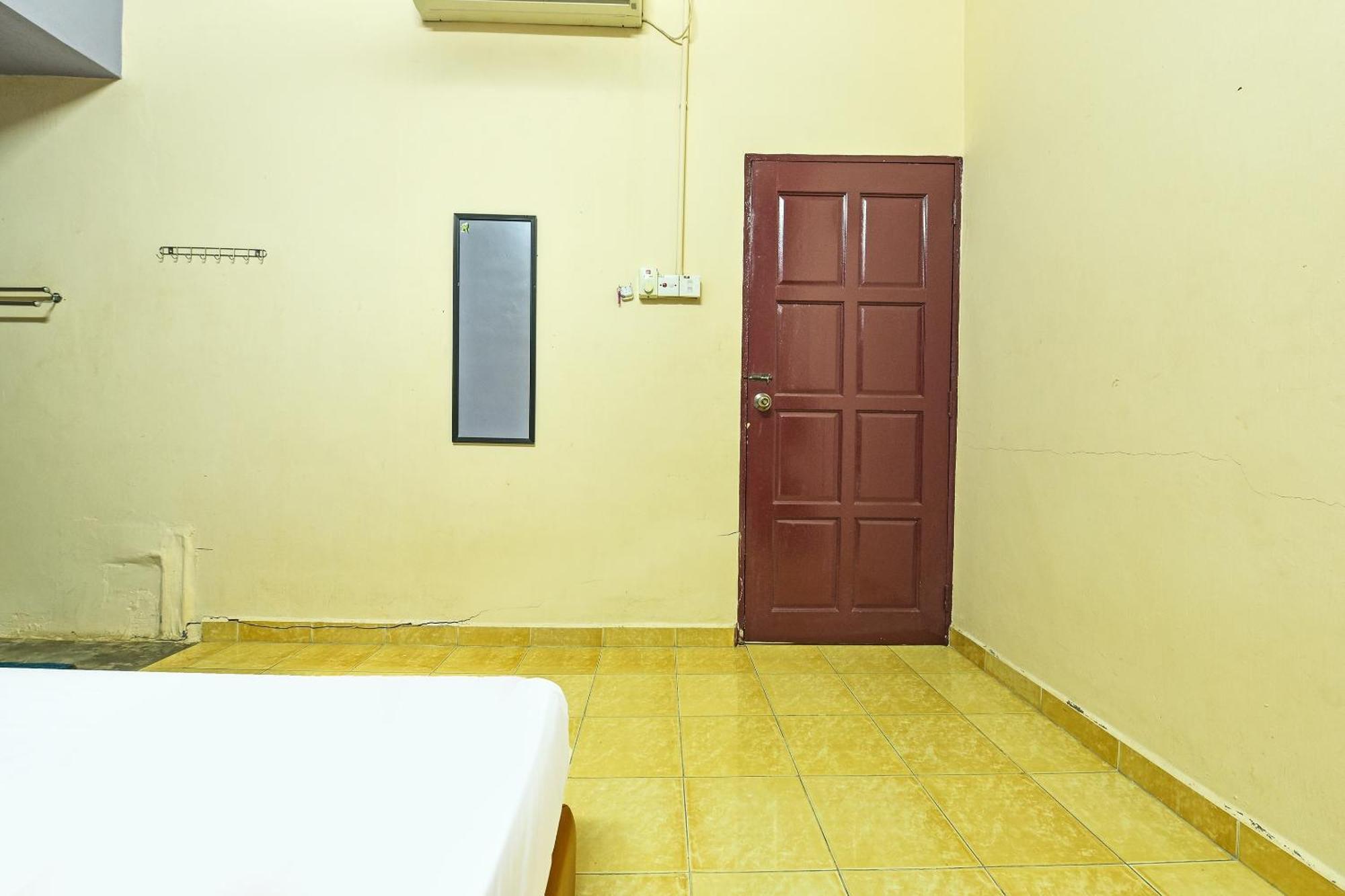 Spot On 90144 Corridor Hotel 1 Pekan Exterior foto